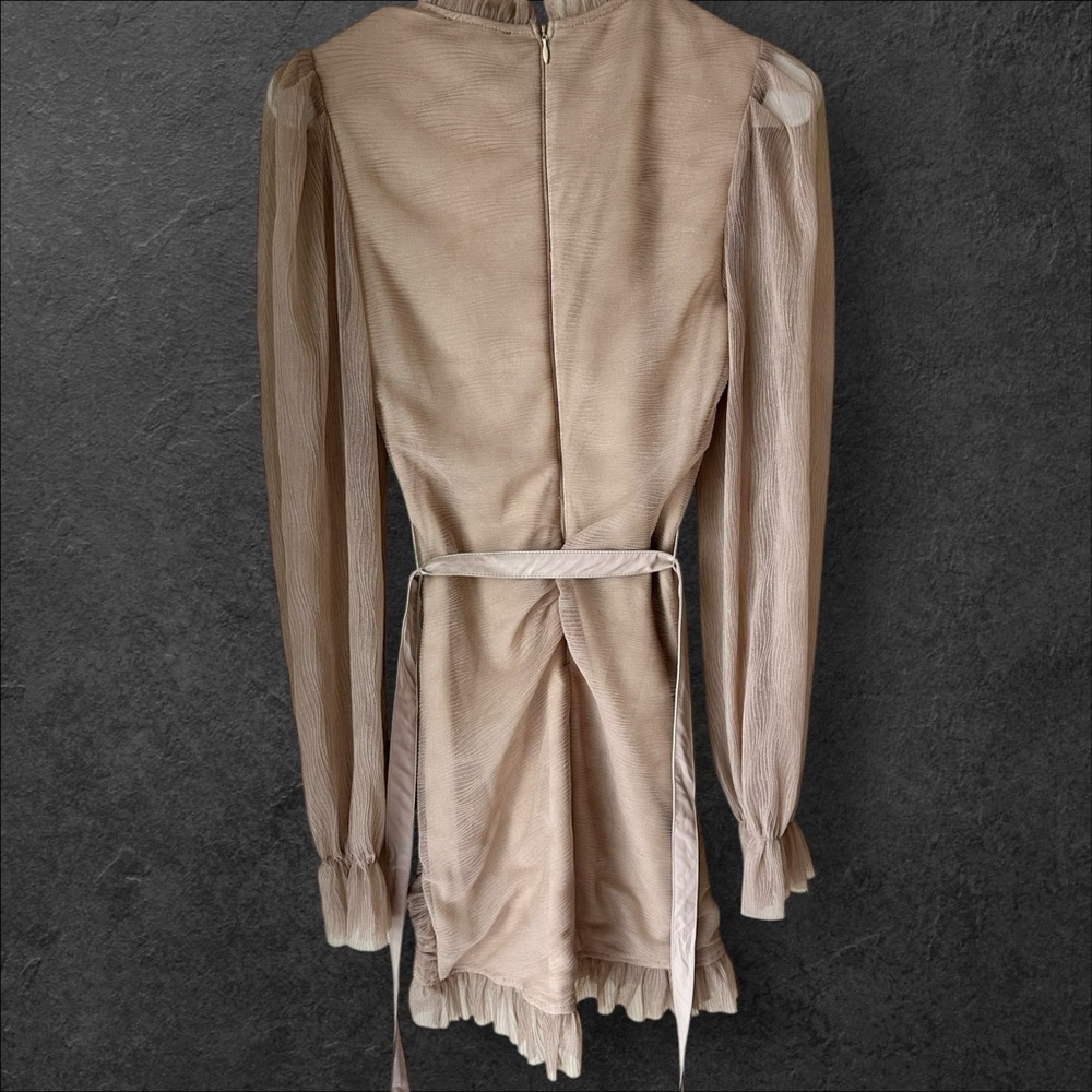 Elegant Beige Long-Sleeve Dress